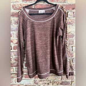 NOT FOR SALE
Rod’s Western Leopard Sleeve Top — Brown Lightweight Sweater —